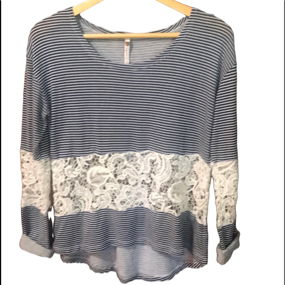 Poof! Long sleeved top size small